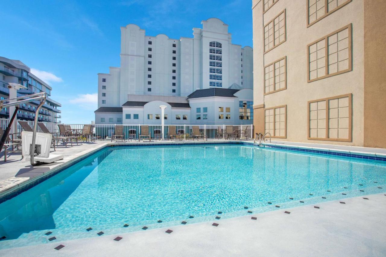 La Quinta By Wyndham Ocean Stadt Exterior foto